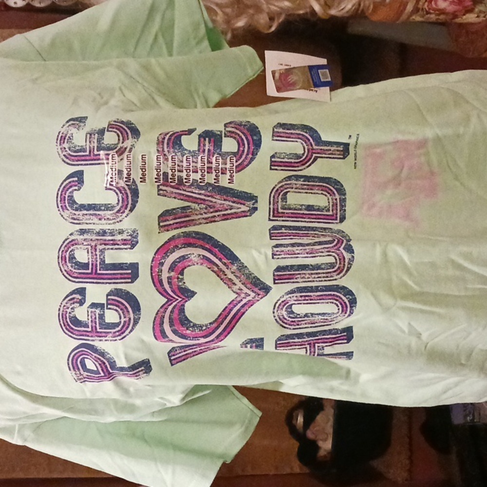 New World Graphics A & M Peace Live Howdy T-Shirt NWT M